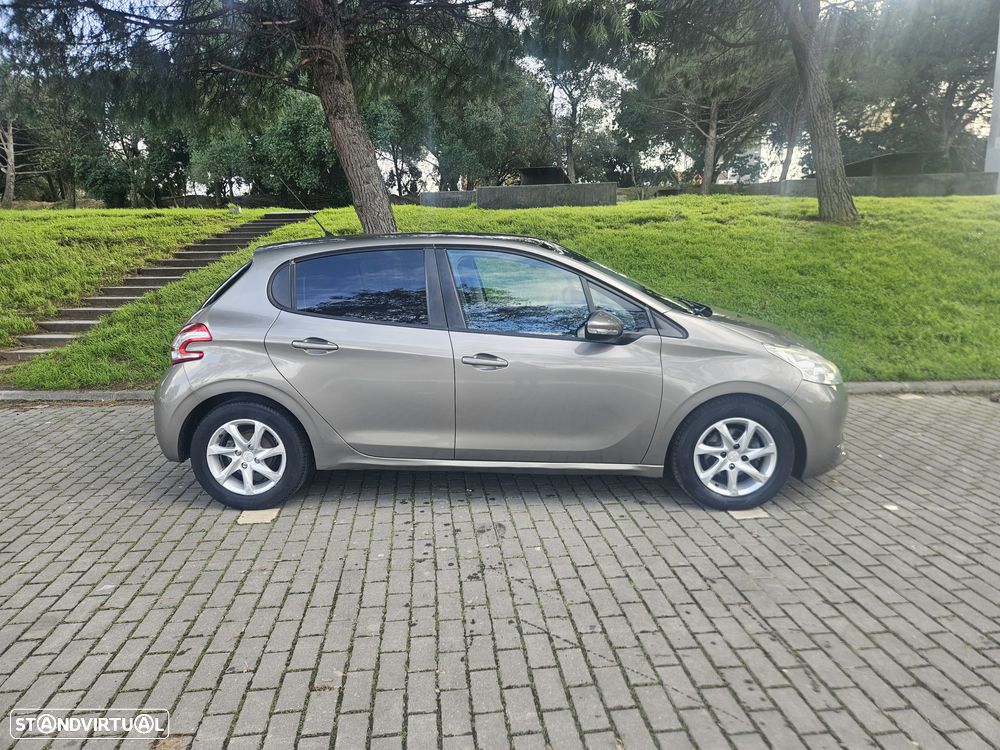 Peugeot 208 1.4 HDi - 2