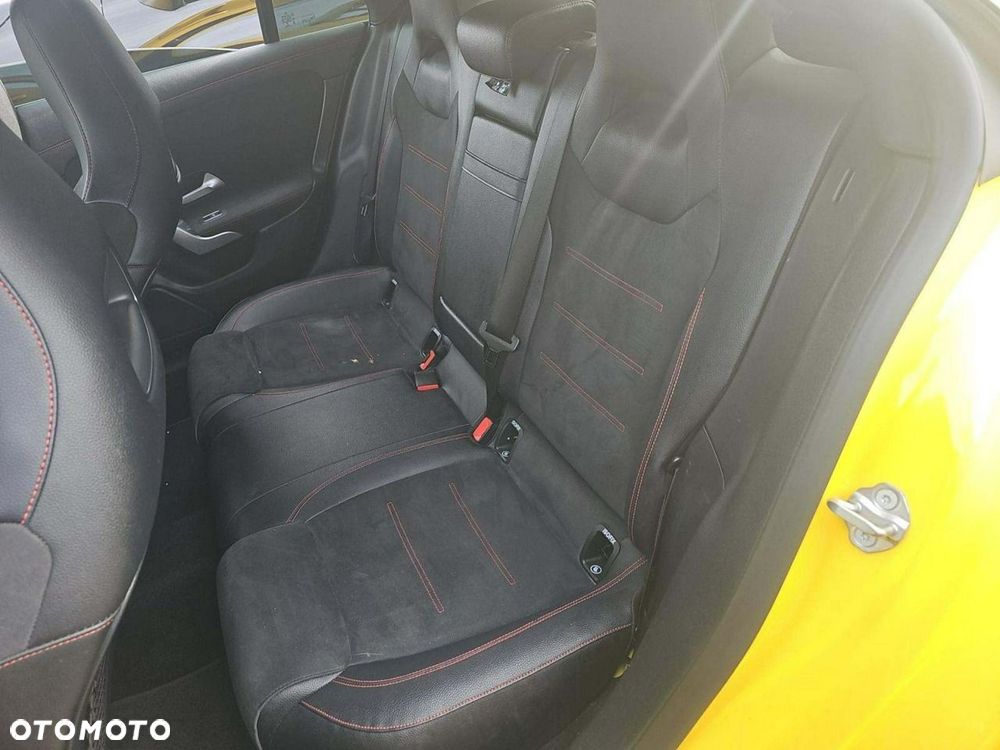 Mercedes-Benz CLA 250 4-Matic AMG Line 7G-DCT - 7
