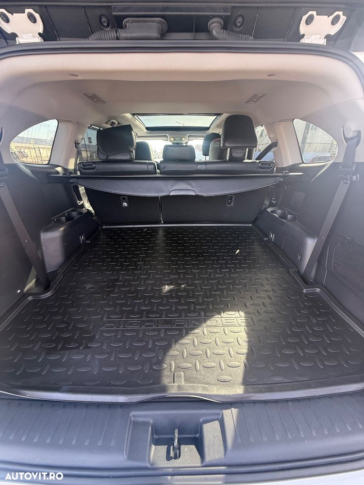 Toyota Highlander 2.5 Hybrid Luxury - 18