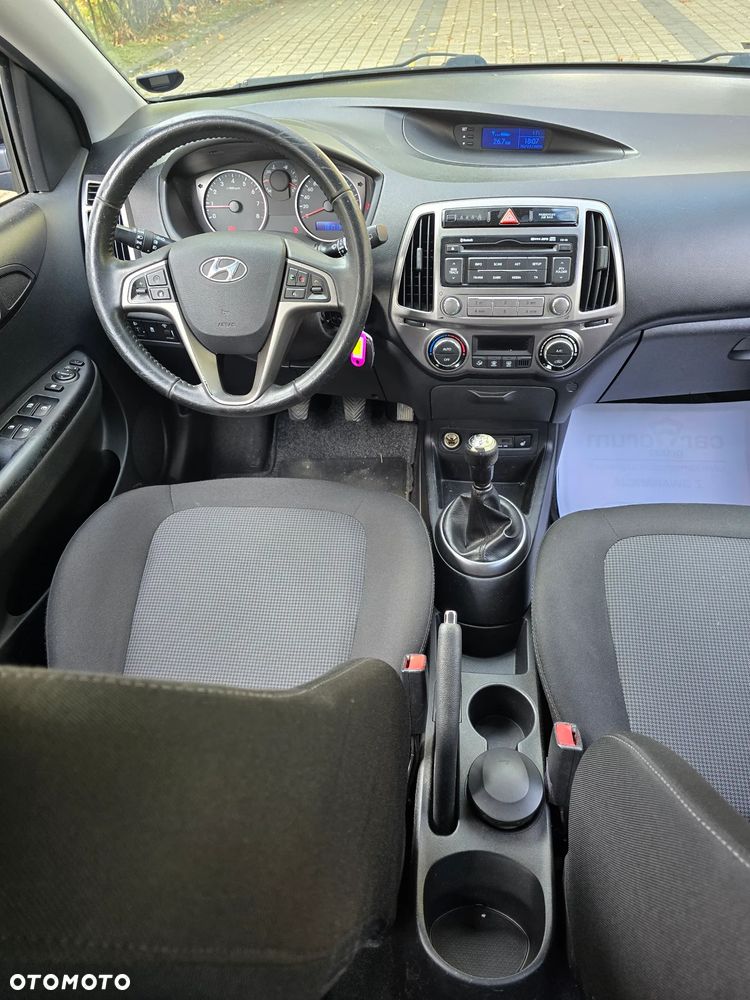Hyundai i20 - 20