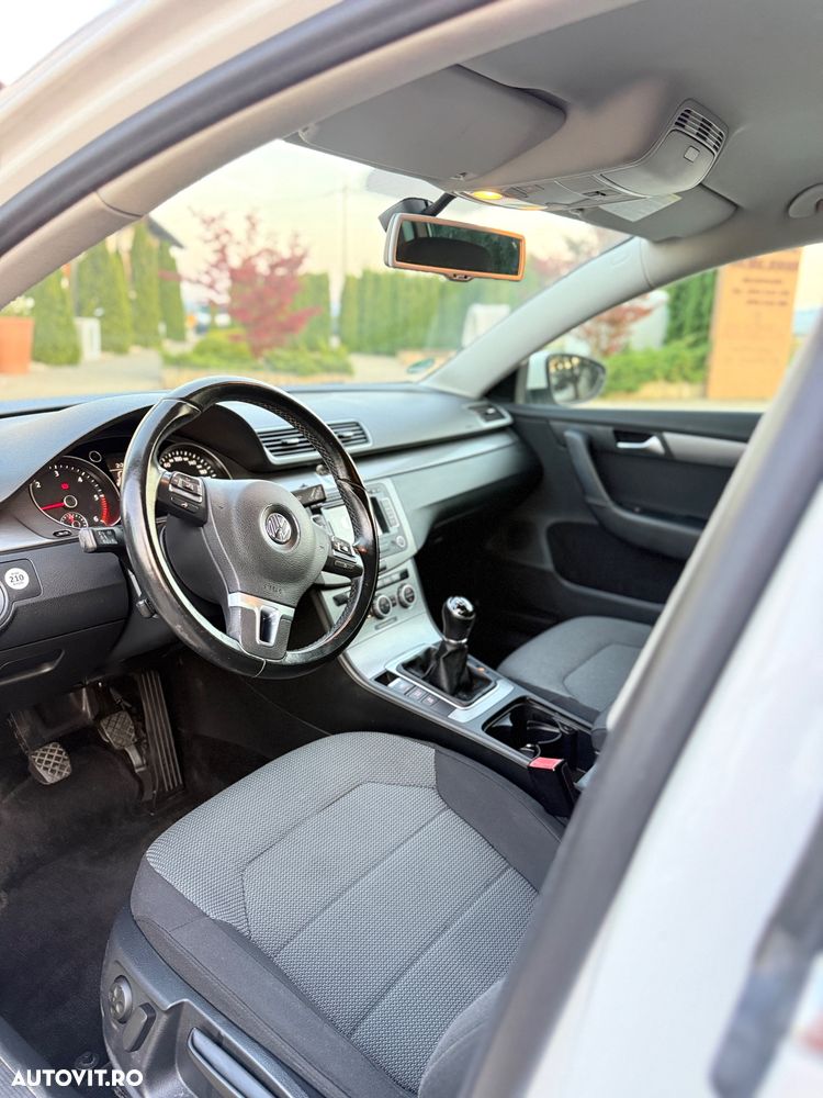 Volkswagen Passat 2.0 TDI BlueMotion Technology Exclusive - 10