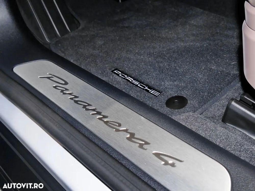 Porsche Panamera 4 E-Hybrid - 23