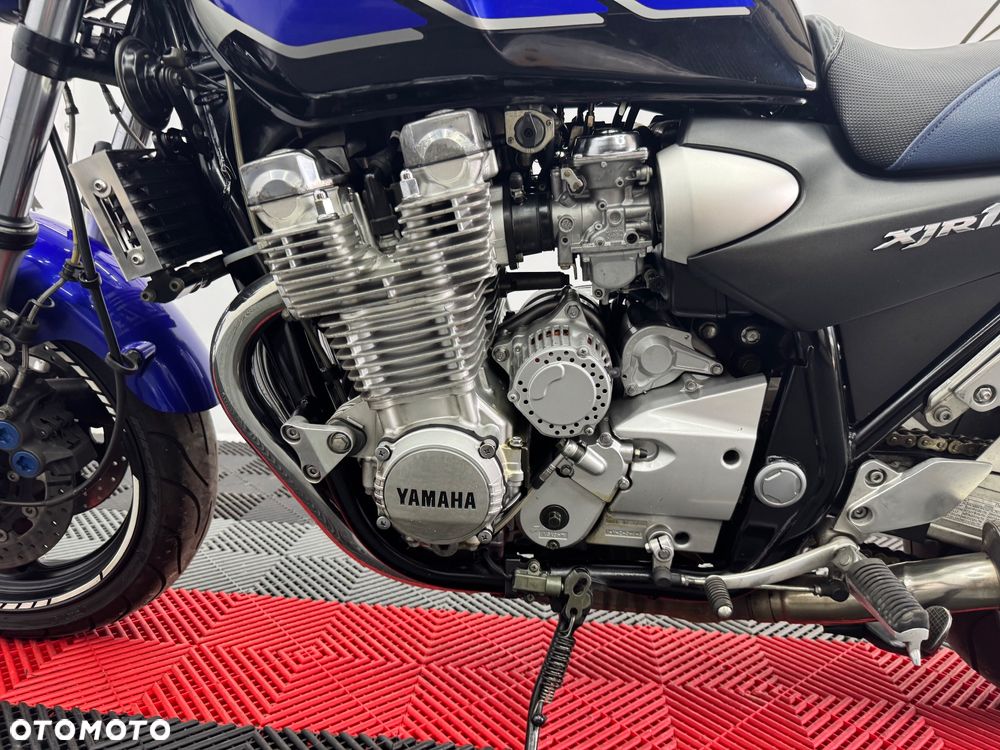 Yamaha XJR - 18