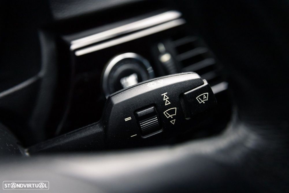 BMW 320 d Coupe Edição M - 32