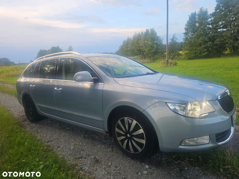 Skoda Superb 2.0 TDI Comfort DSG - 2