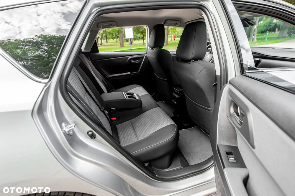 Toyota Auris Hybrid 135 Premium - 10