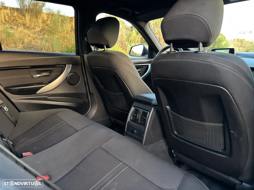 BMW 318 d Touring Line Sport Shadow Auto - 34