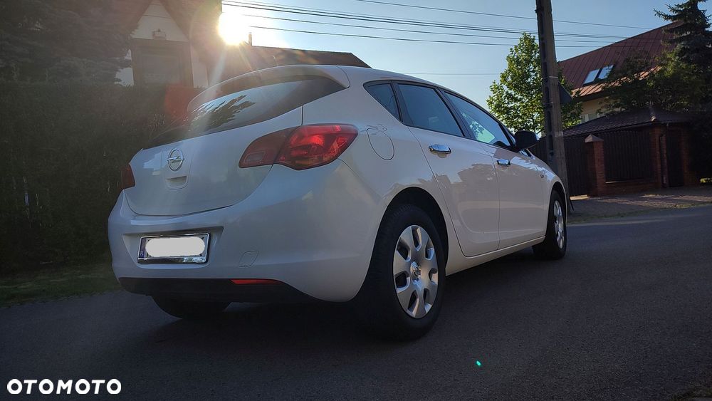 Opel Astra 1.6 Color Edition - 25