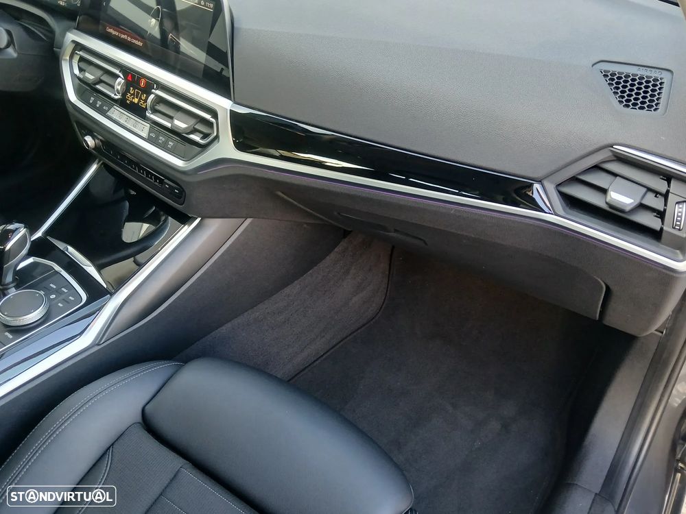 BMW 318 d Line Sport Auto - 40