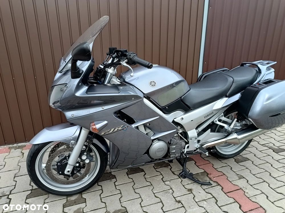 Yamaha FJR - 18