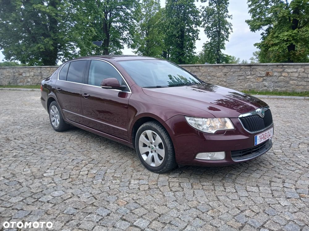 Skoda Superb 2.0 TDI DPF Elegance - 6