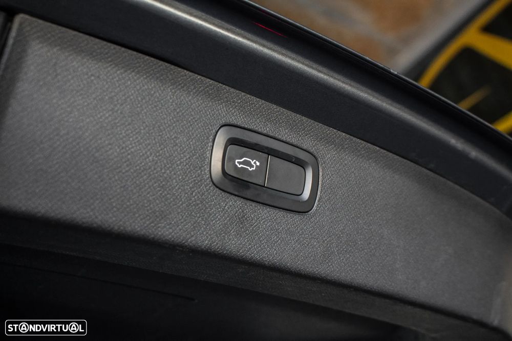 Volvo XC 90 T8 AWD Twin Engine Geartronic Momentum - 28