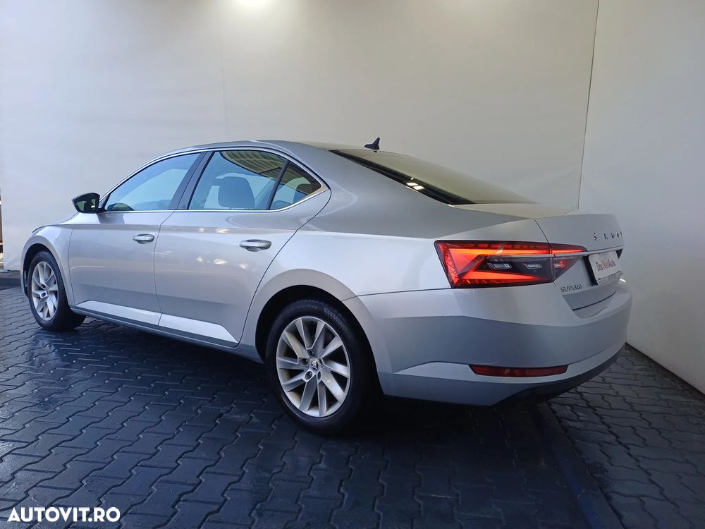 Skoda Superb 2.0 TDI DSG Ambition - 3