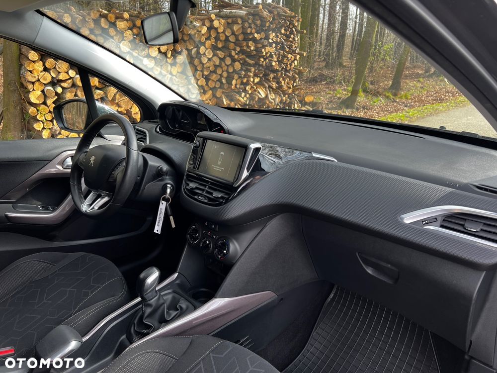 Peugeot 2008 1.2 VTi Allure - 5