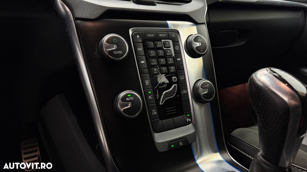 Volvo V40 D2 R Design - 20