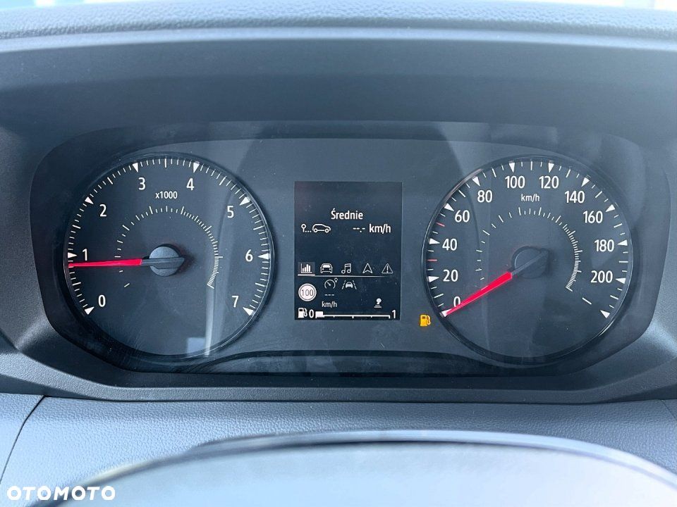 Nissan Interstar - 11