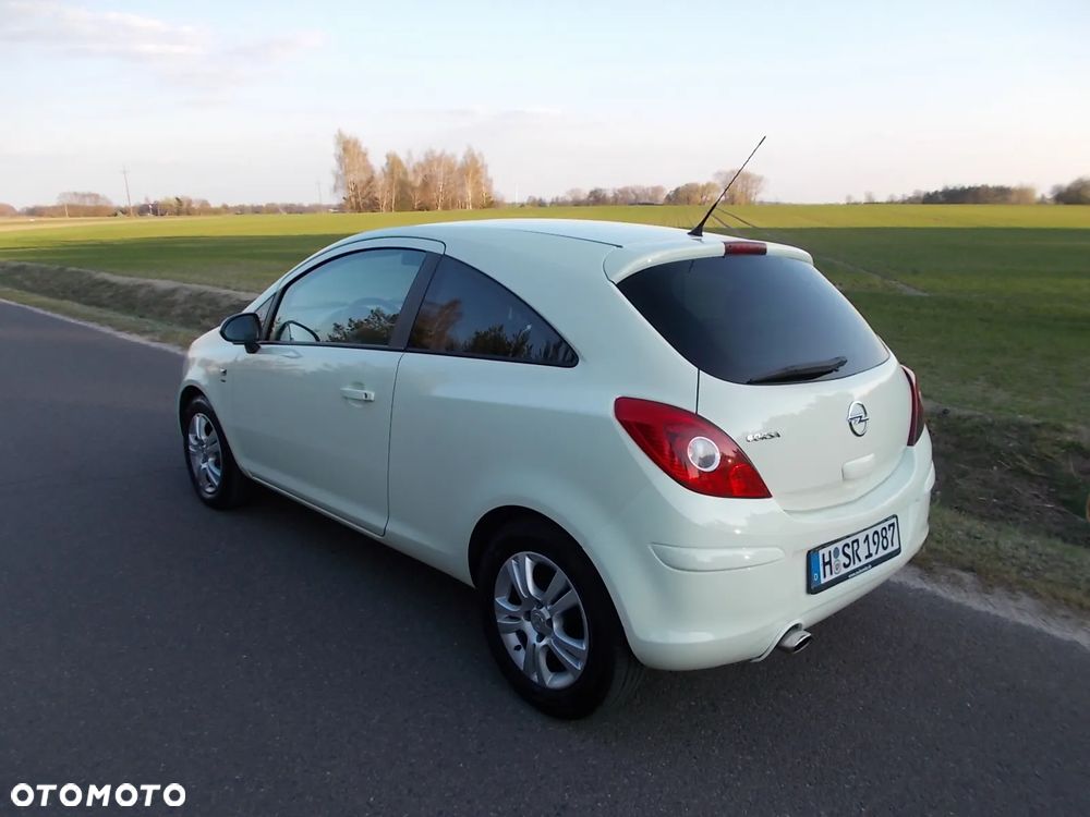 Opel Corsa 1.4 16V Satellite - 3