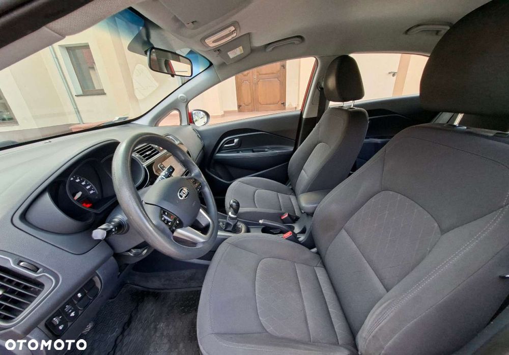 Kia Rio - 19