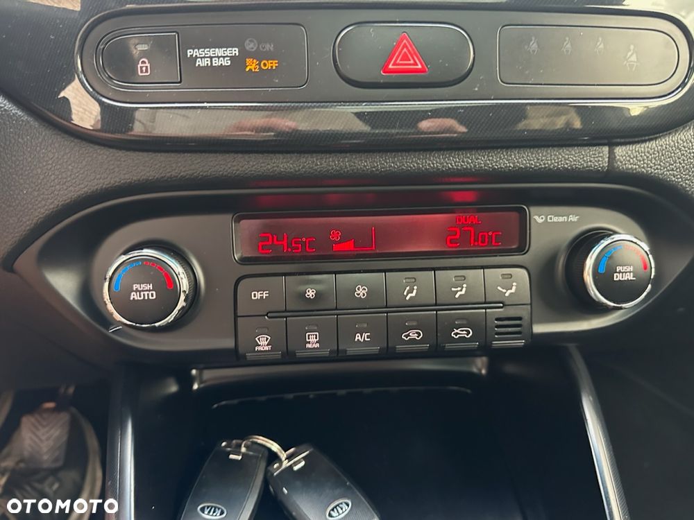 Kia Carens 1.7 CRDi 115 Dream Team Edition - 20