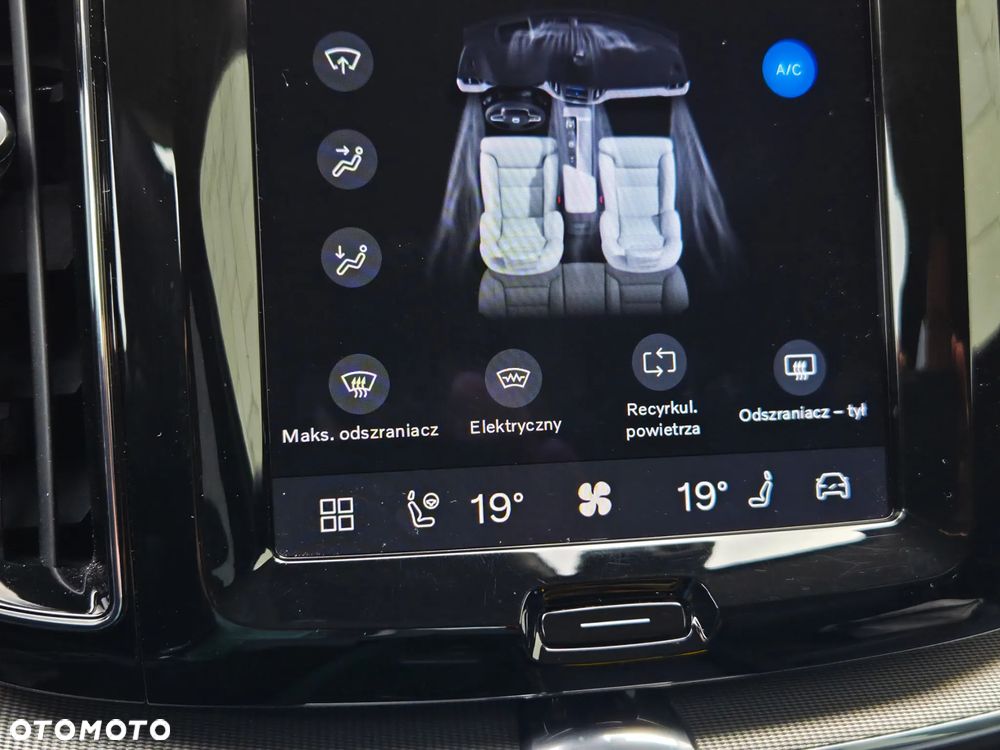 Volvo XC 60 B4 D AWD Plus Bright - 17
