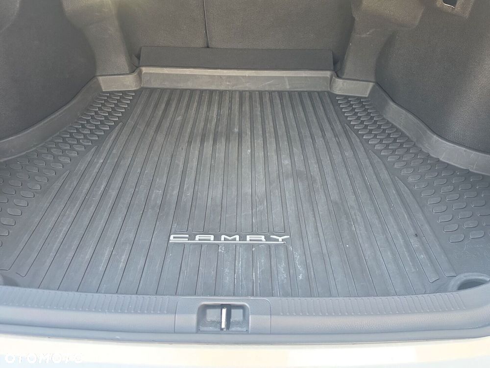Toyota Camry - 24