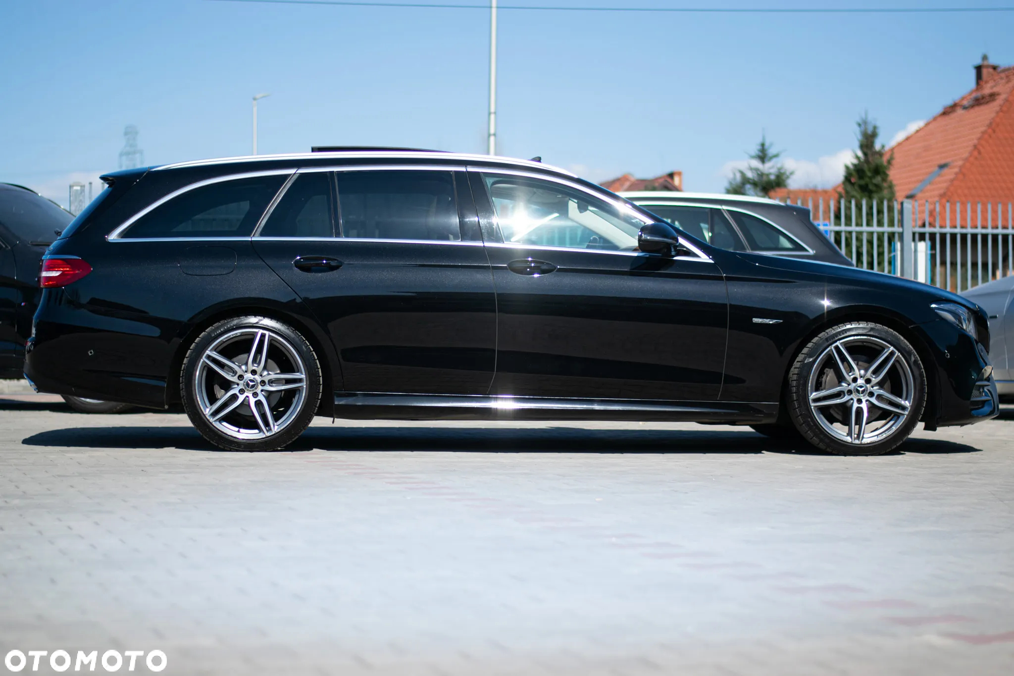 Mercedes-Benz Klasa E 220 d T 9G-TRONIC AMG Line - 36