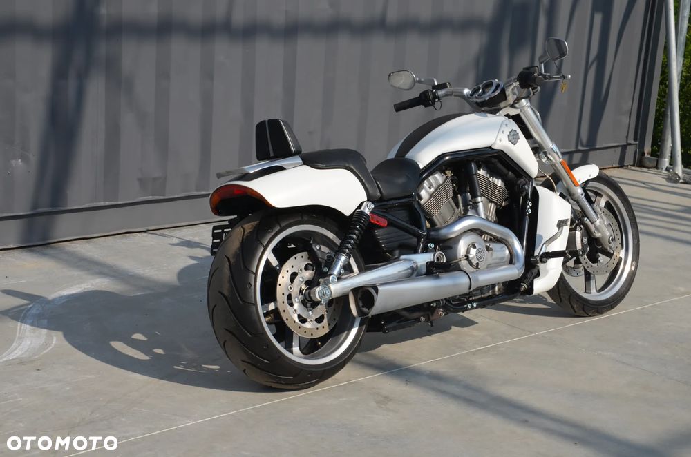 Harley-Davidson V-Rod Muscle - 7