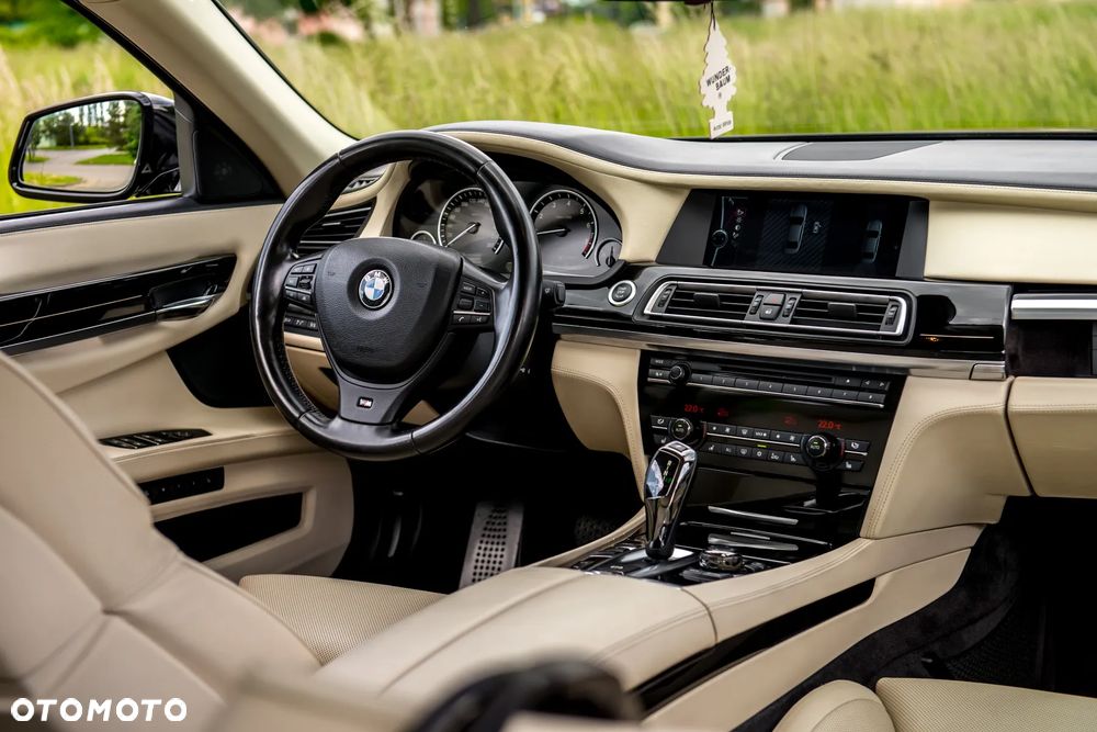 BMW Seria 7 760i - 19