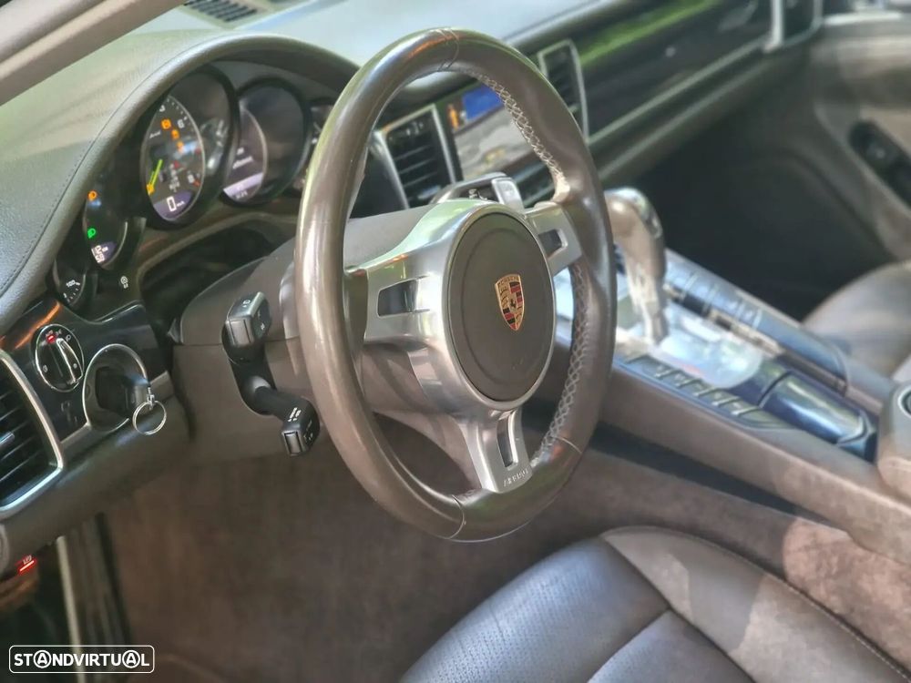 Porsche Panamera - 47