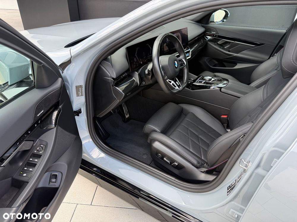 BMW Seria 5 520d xDrive mHEV M Sport - 8