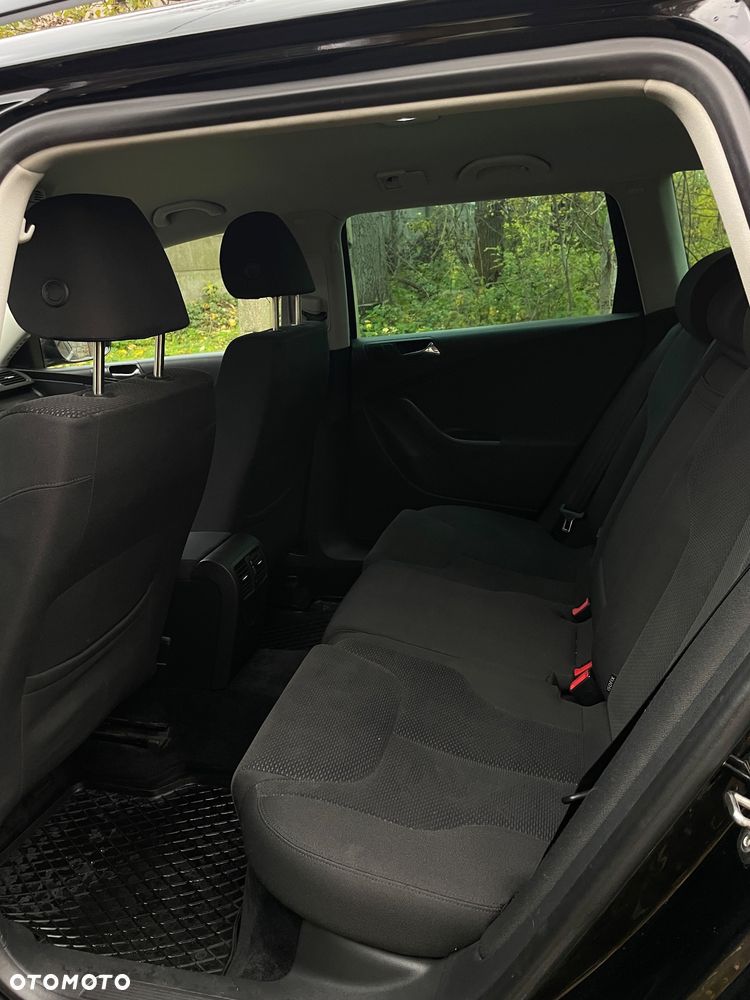 Volkswagen Passat 1.9 TDI Comfortline - 28