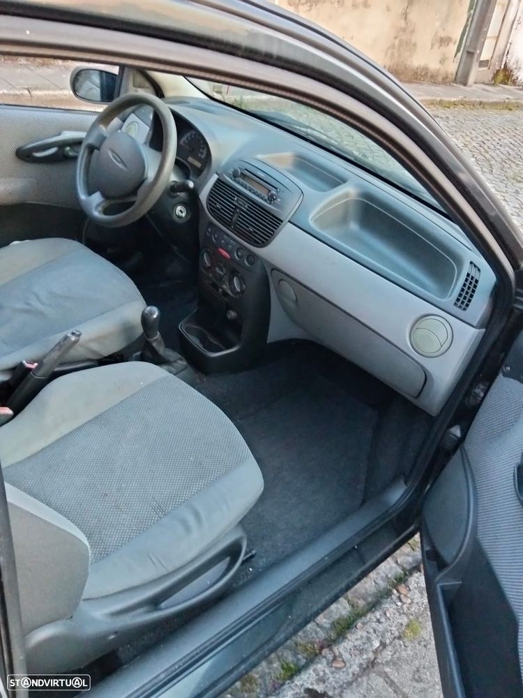 Fiat Punto 1.9 JTD HLX - 5