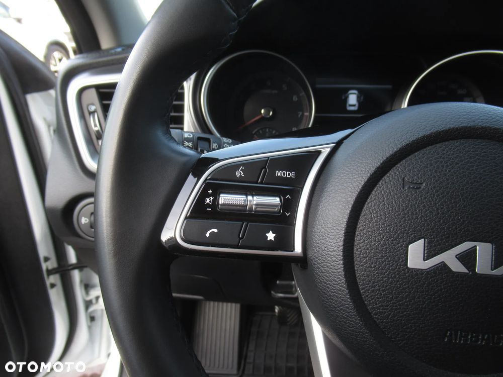 Kia Ceed 1.5 T-GDI M - 12