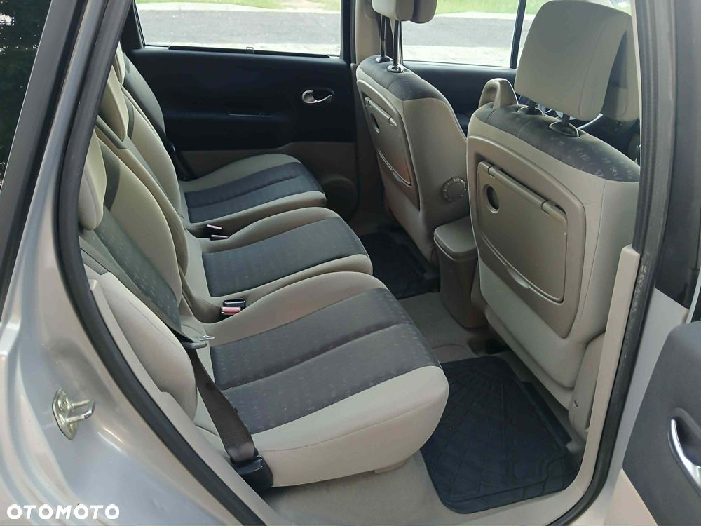 Renault Scenic - 8