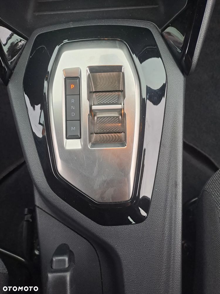 Peugeot 2008 PureTech 130 EAT8 Allure - 13