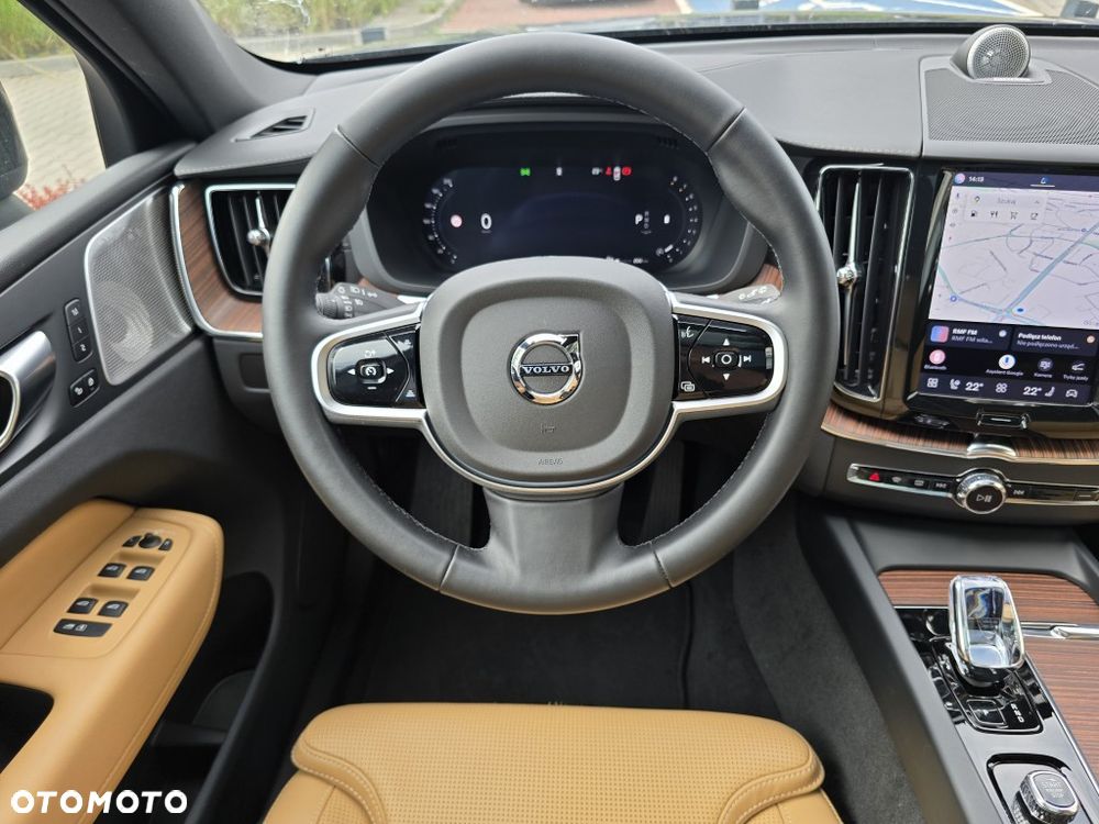 Volvo XC 60 B5 B AWD Ultra Dark - 17