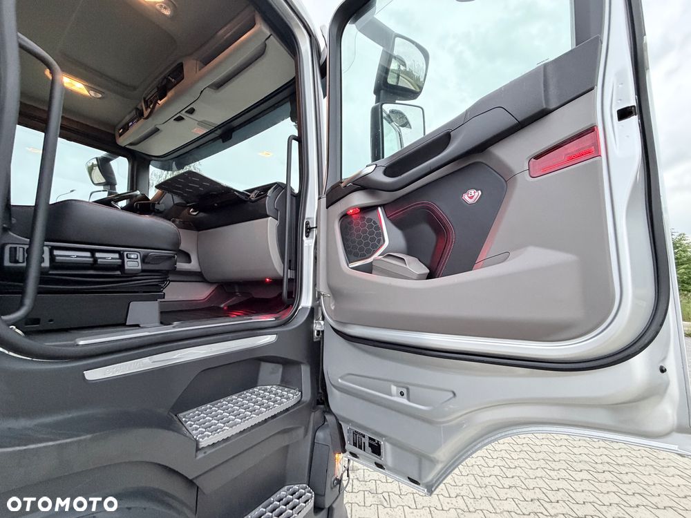 Scania 590R V8 z palfinger s270L z Niemiec od właściciela 2021/22 perfekcyjny stan do drewna drzewa dłużyce z wózkiem DOLL 6x4 ASO SCANIA KONTRAKT - 36