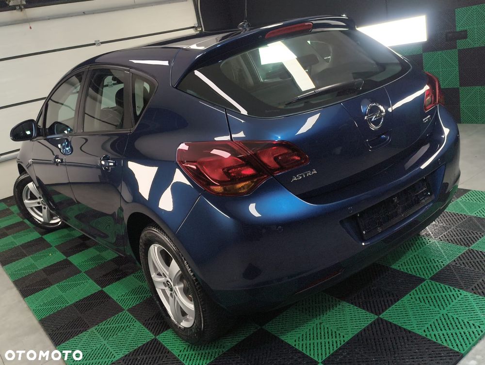 Opel Astra - 9