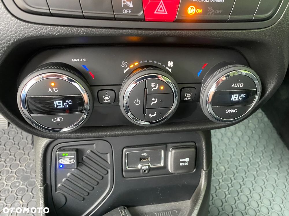 Jeep Renegade 1.4 MultiAir Longitude FWD S&S - 14