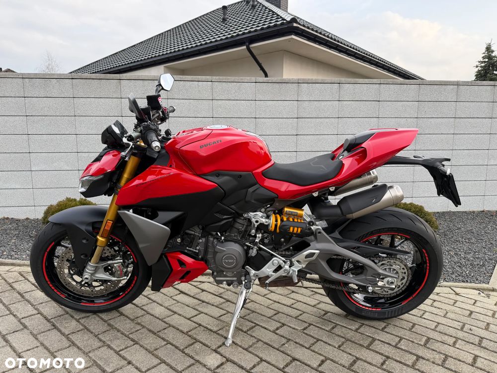 Ducati Streetfighter V2 - 10