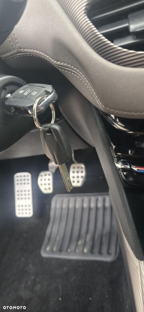 Peugeot 2008 e-HDi FAP 115 STOP & START Allure - 19