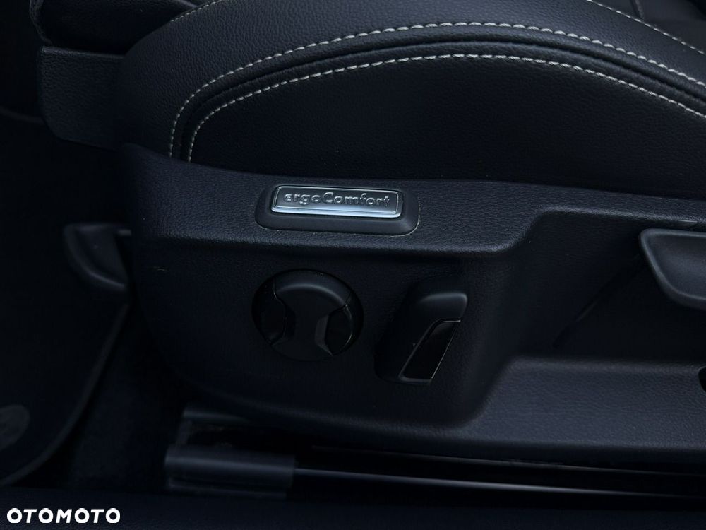 Volkswagen Passat 2.0 TSI Elegance DSG - 12