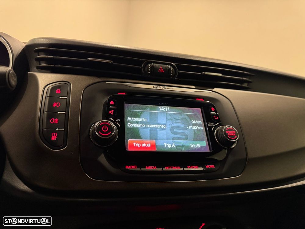Alfa Romeo Giulietta 1.6 JTDM Distinctive - 9