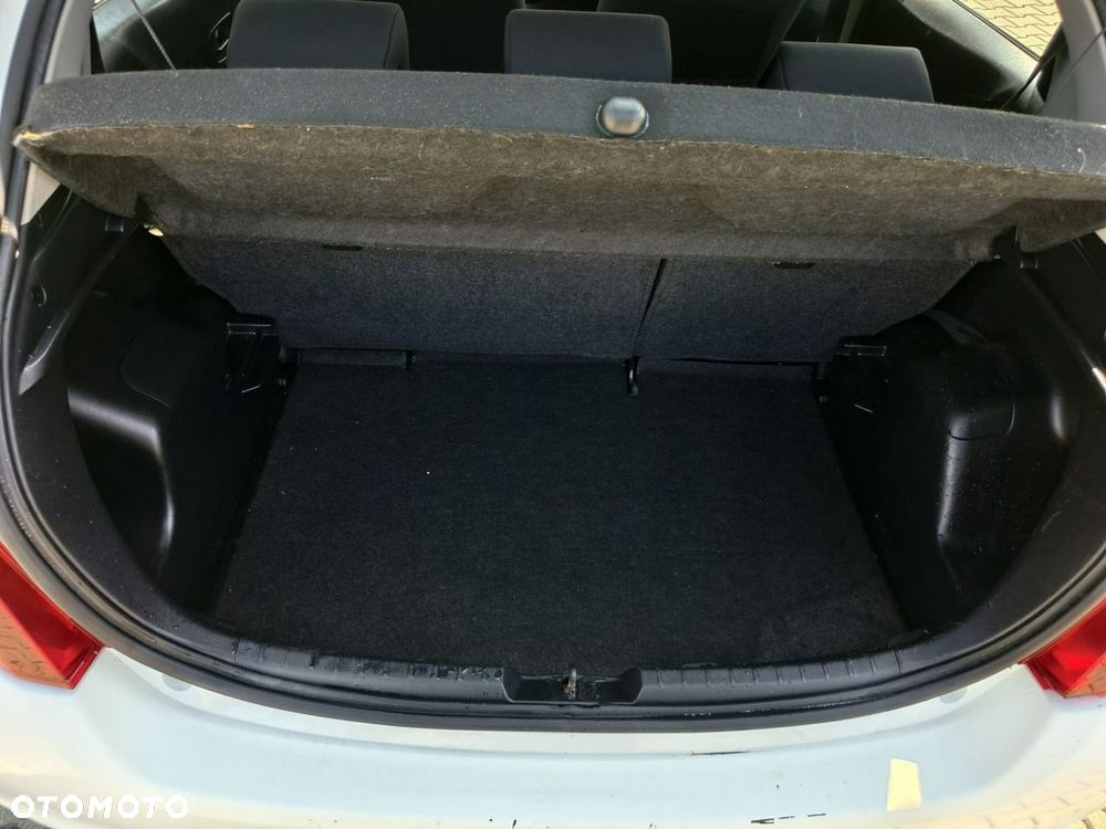 Toyota Yaris - 29