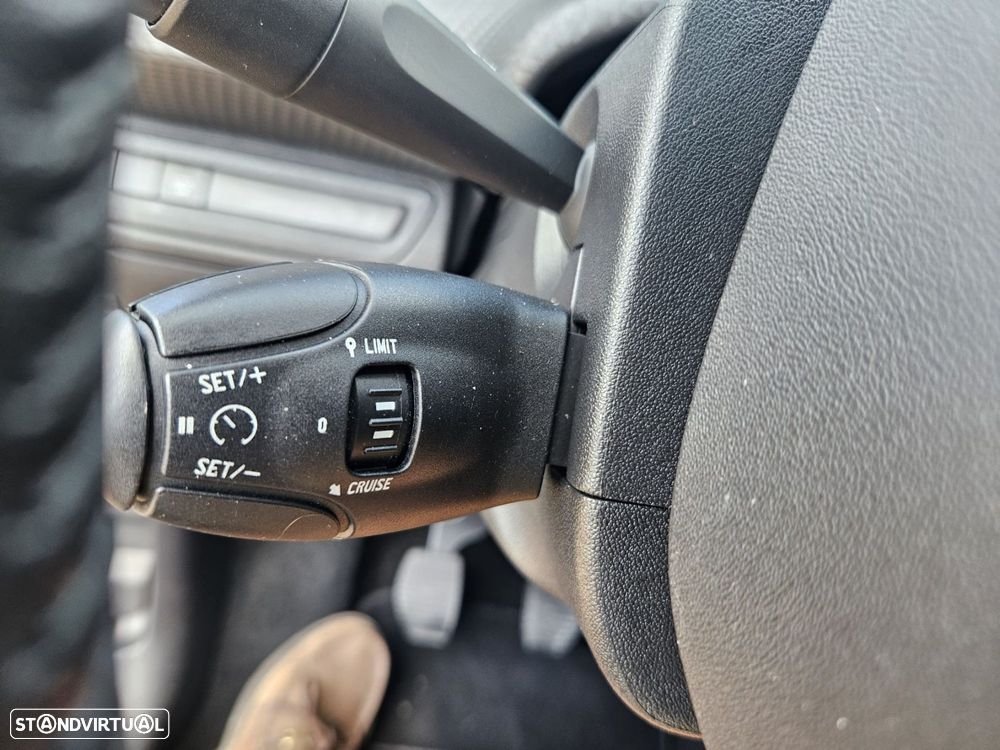 Peugeot 2008 1.2 PureTech Active - 36