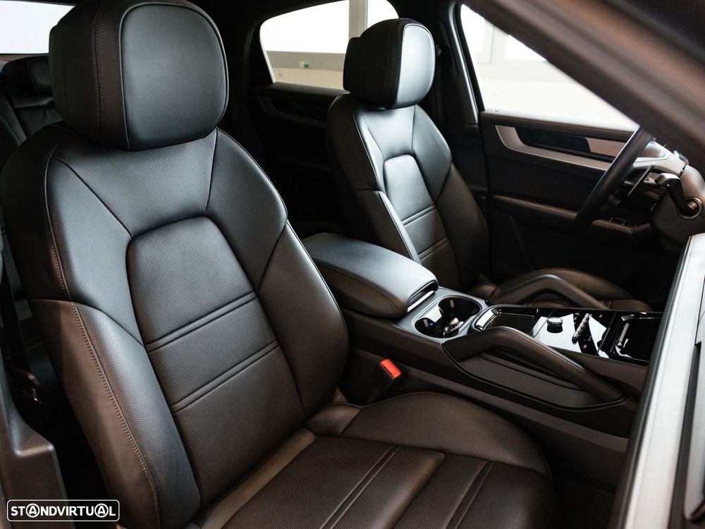 Porsche Cayenne Coupé E-Hybrid - 25