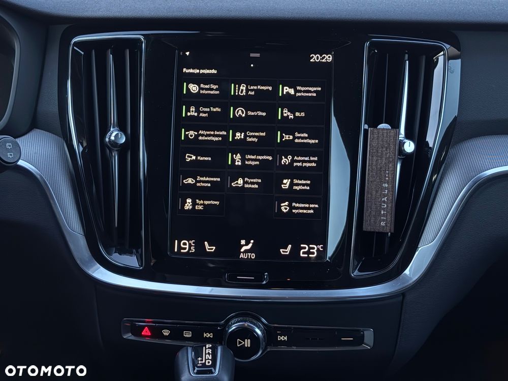 Volvo V60 D4 Inscription - 11