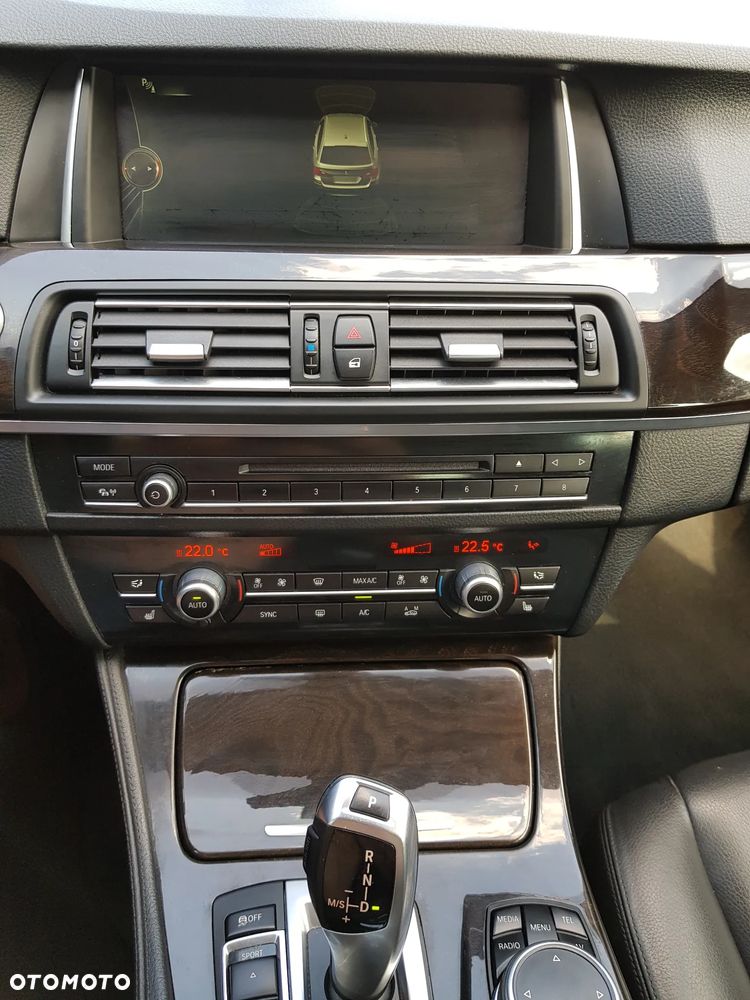 BMW Seria 5 525d Sport-Aut Luxury Line - 30