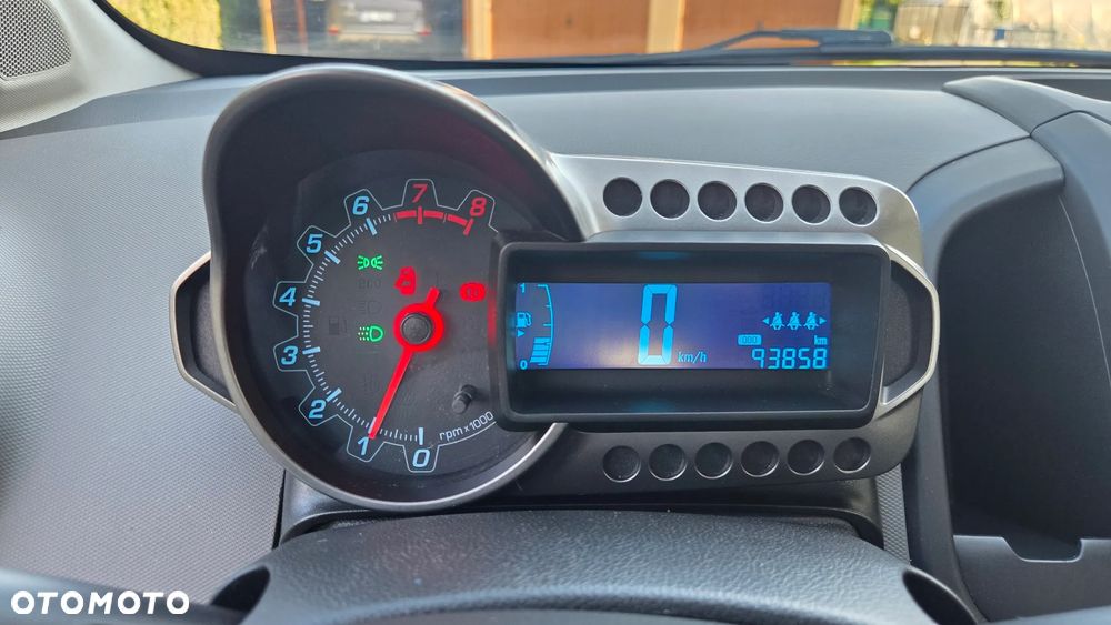 Chevrolet Aveo 1.2 LS - 12