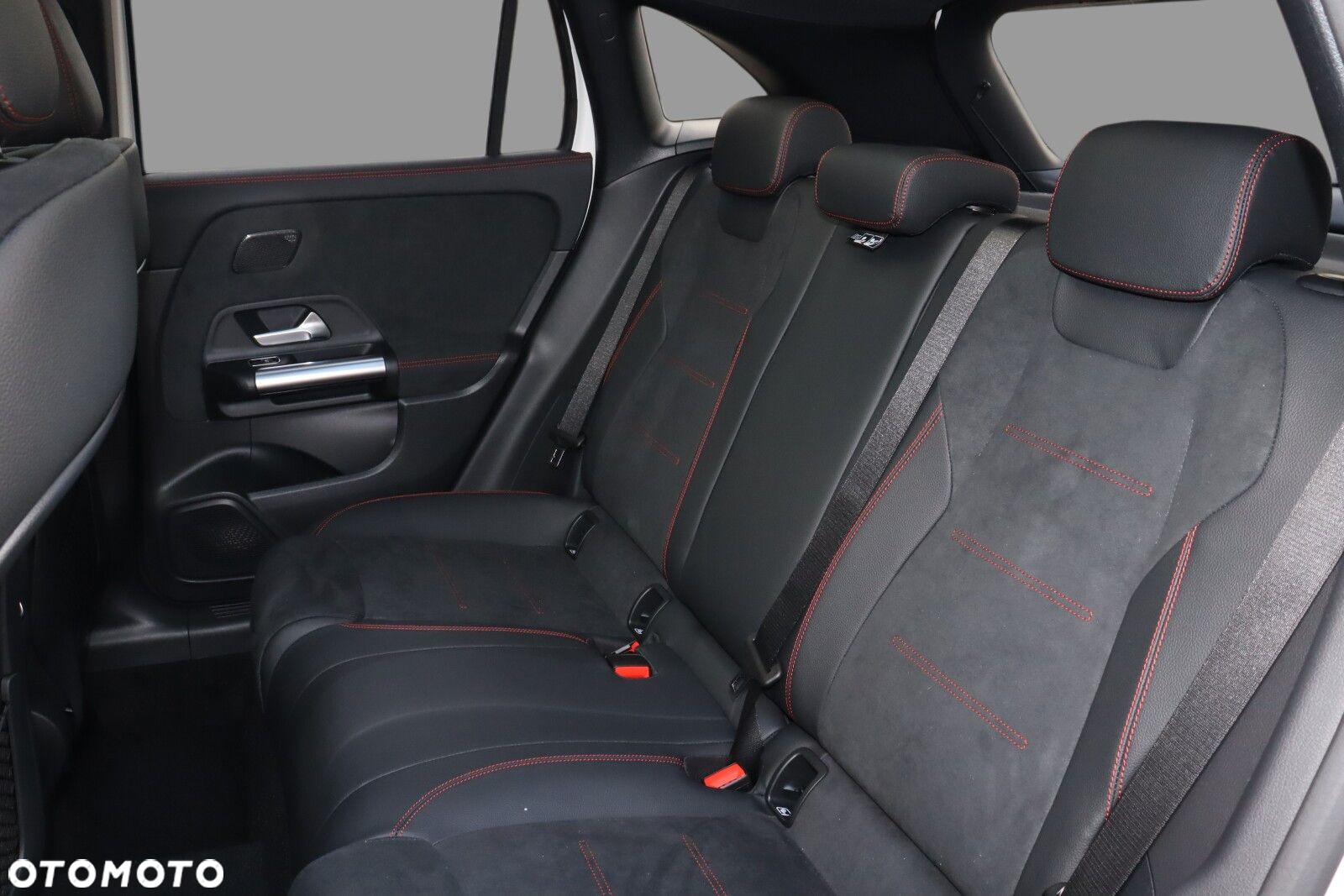 Mercedes-Benz GLA 200 AMG Line - 16